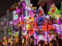 Am Markt, farbenprächtige Bilder an den historischen Gebäuden : Lichtungen - 2018 Hildesheim